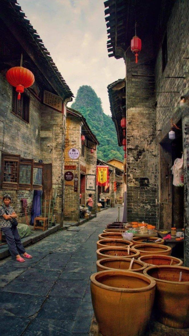 上升的五彩石